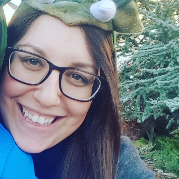 Meet your Posher, Andrea - Picture 2 of 3